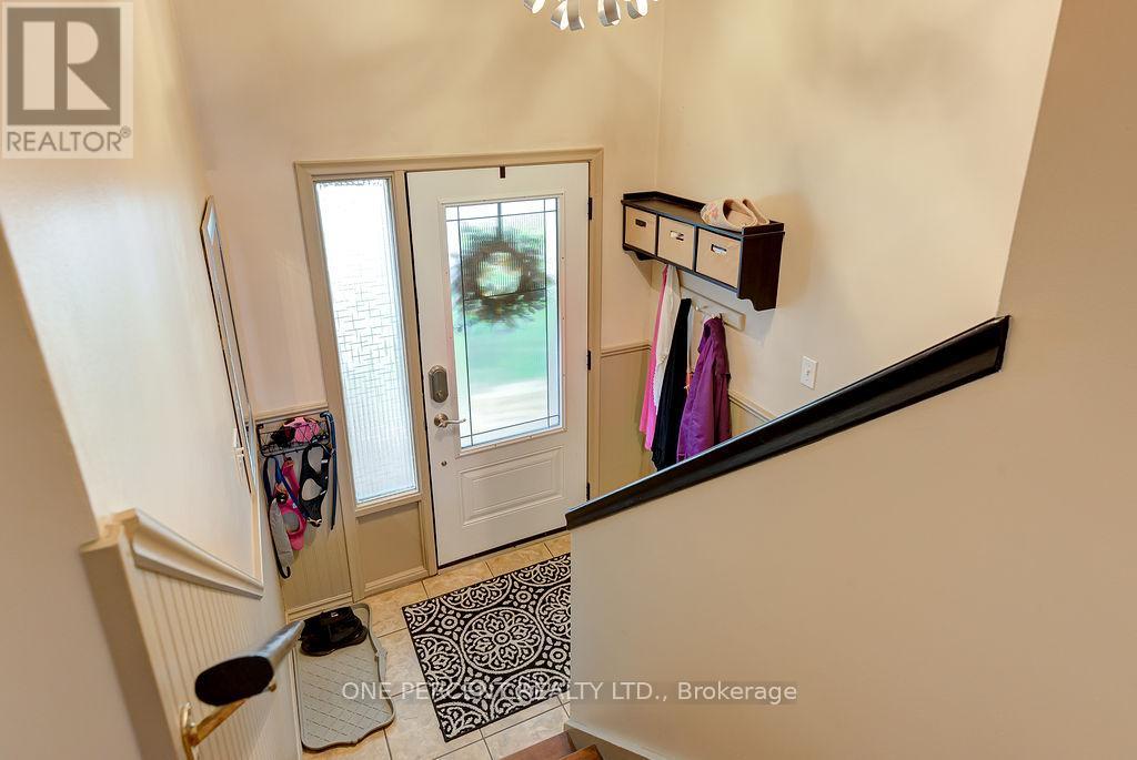 Property at 664 HIGHPOINT AVENUE image 5