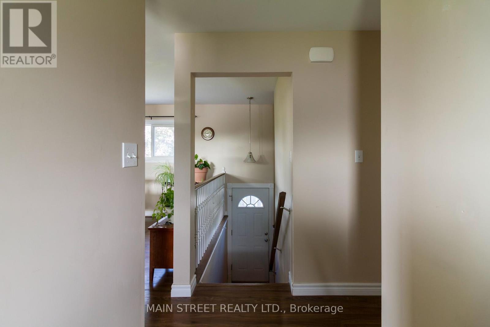 Property at 28 PRINCE OF WALES DRIVE image 5