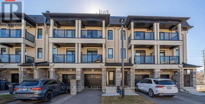 562 Rapids Lane, Mississauga, Ontario  L5G 0A9 - Photo 2 - W12184277