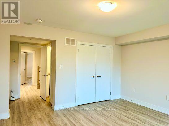 562 Rapids Lane, Mississauga, Ontario  L5G 0A9 - Photo 11 - W12184277
