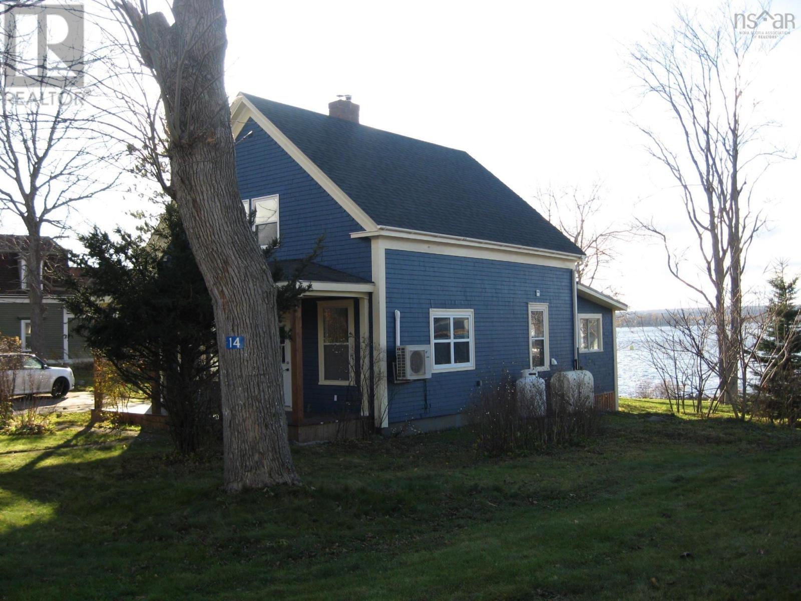 Property at 14 Breakwater Lane image 2