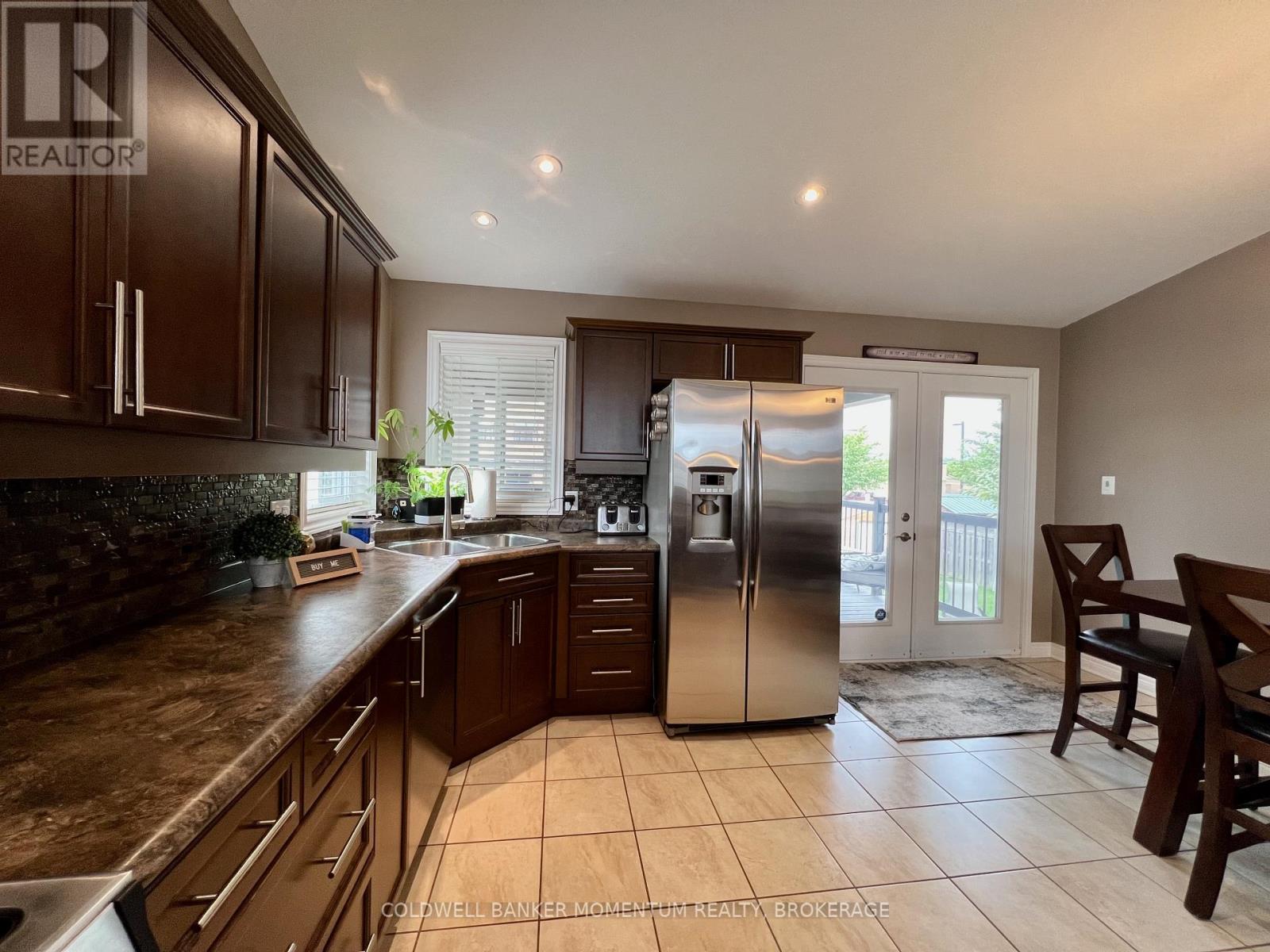 6296 Parkside Road, Niagara Falls, Ontario  L2H 0B2 - Photo 15 - X12188180