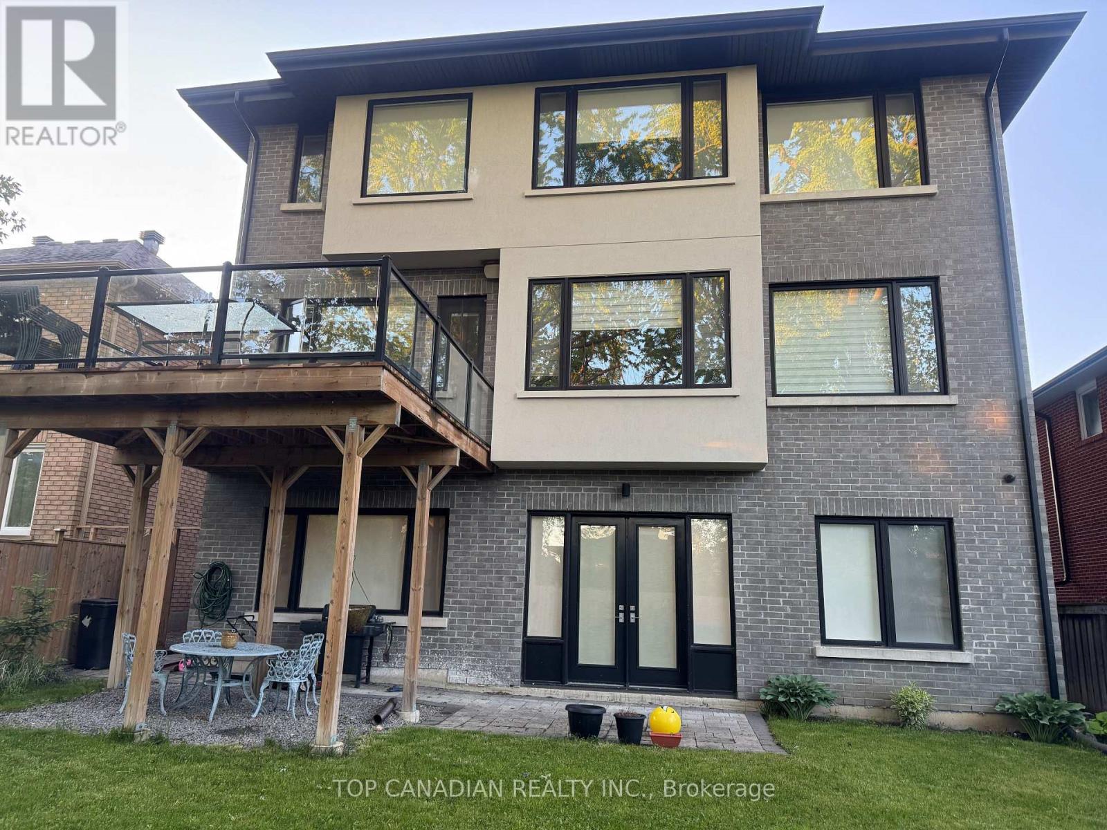 15 Lund Street, Richmond Hill, Ontario  L4C 8S8 - Photo 8 - N12159441