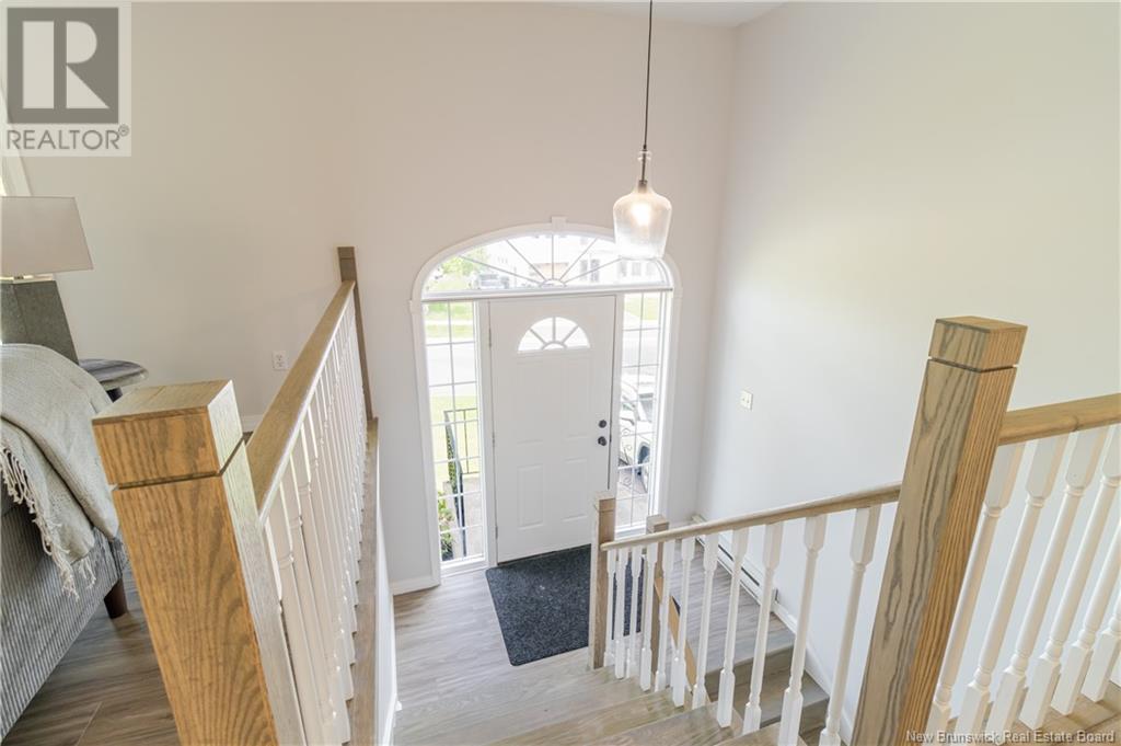 Property at 53 Stoneybrook Crescent image 4