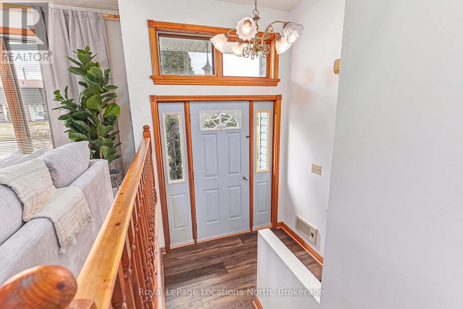 211 Seventh Street, Collingwood, Ontario  L9Y 4R4 - Photo 5 - S12188179