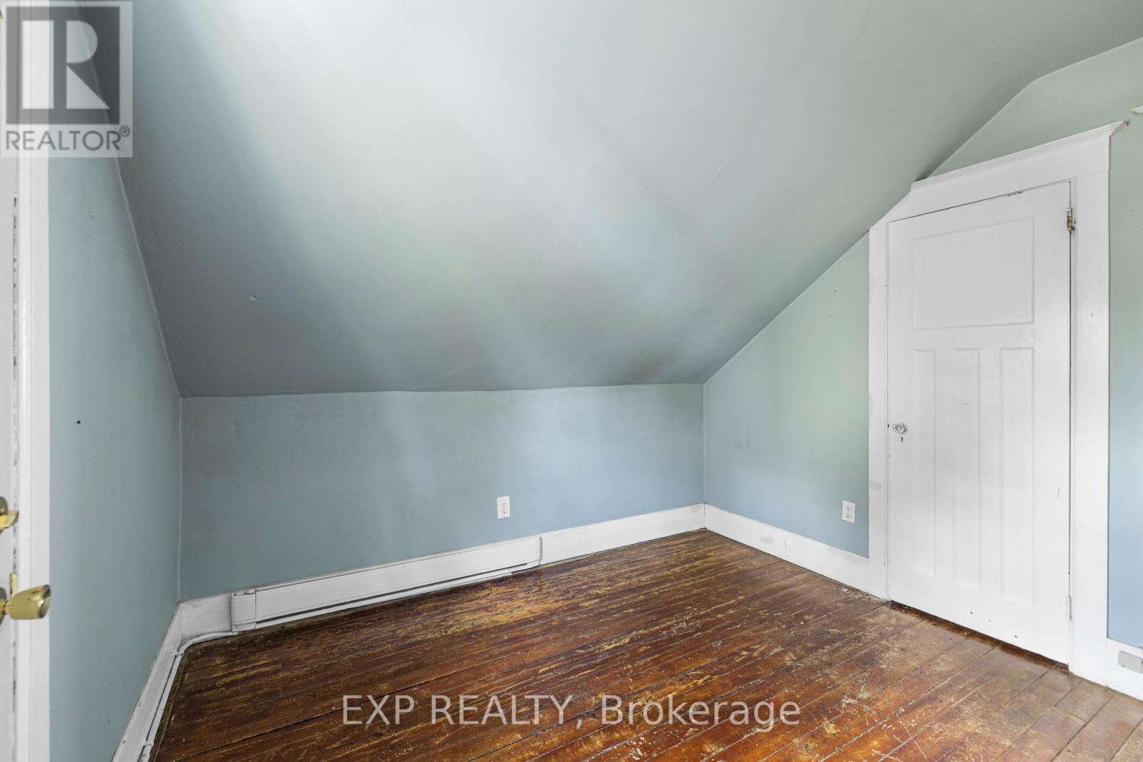 349 Luella Street, Kitchener, Ontario  N2H 2J3 - Photo 19 - X12135777