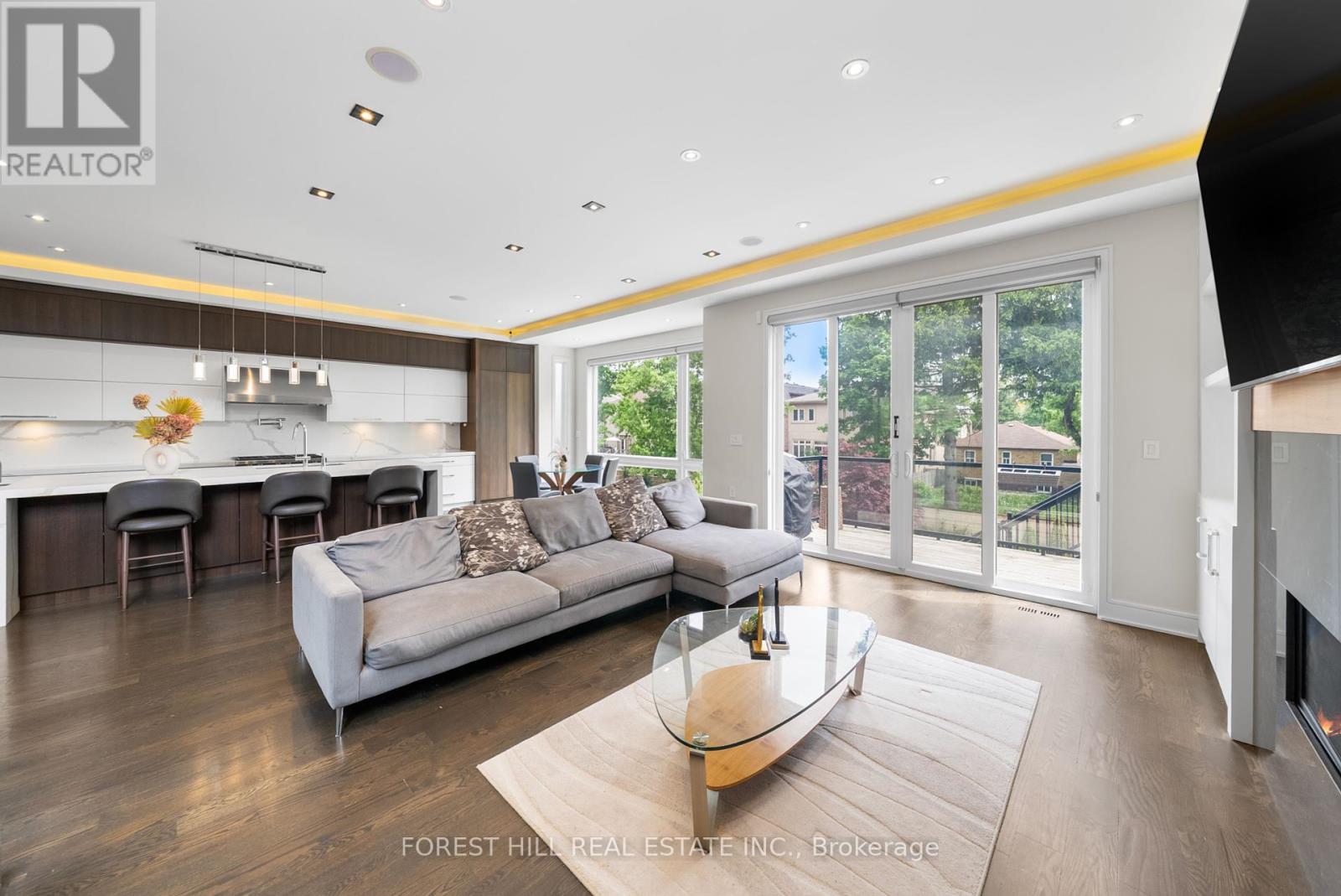 211 Johnston Avenue, Toronto, Ontario  M2N 1H4 - Photo 14 - C12188143