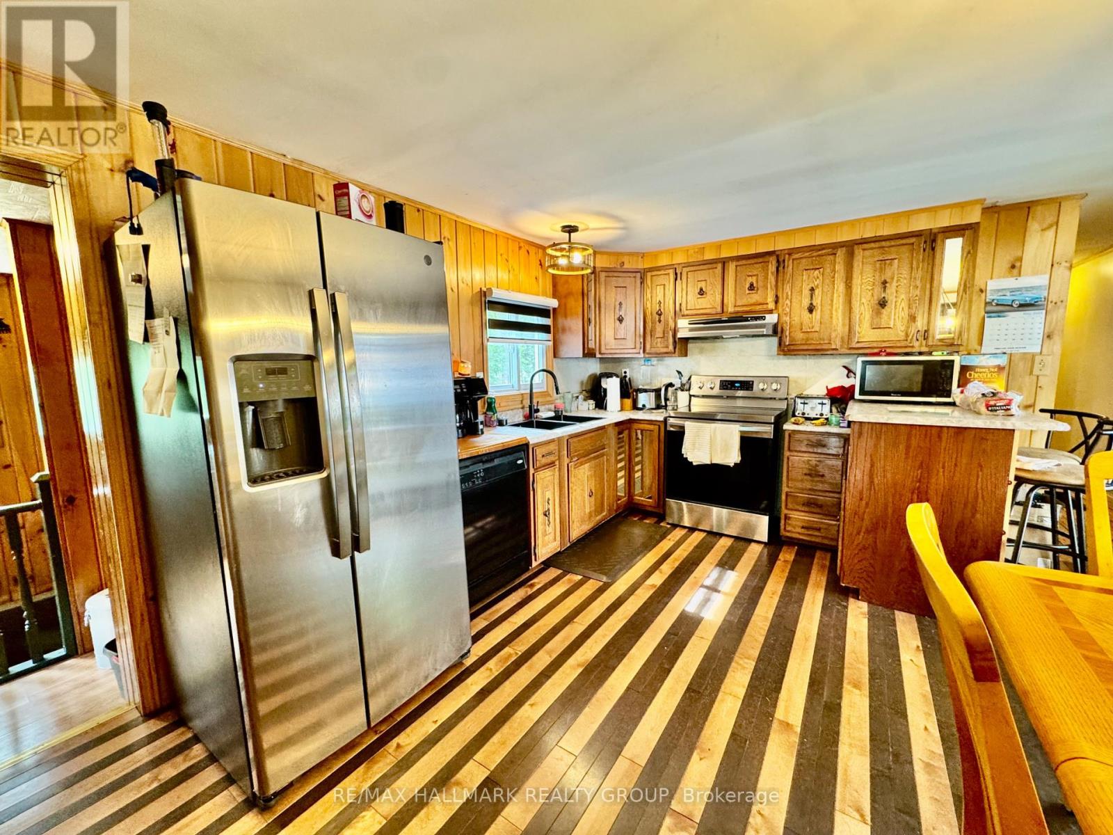 1039 Long Lake Road, Laurentian Valley, Ontario  K8A 6W8 - Photo 12 - X12188197