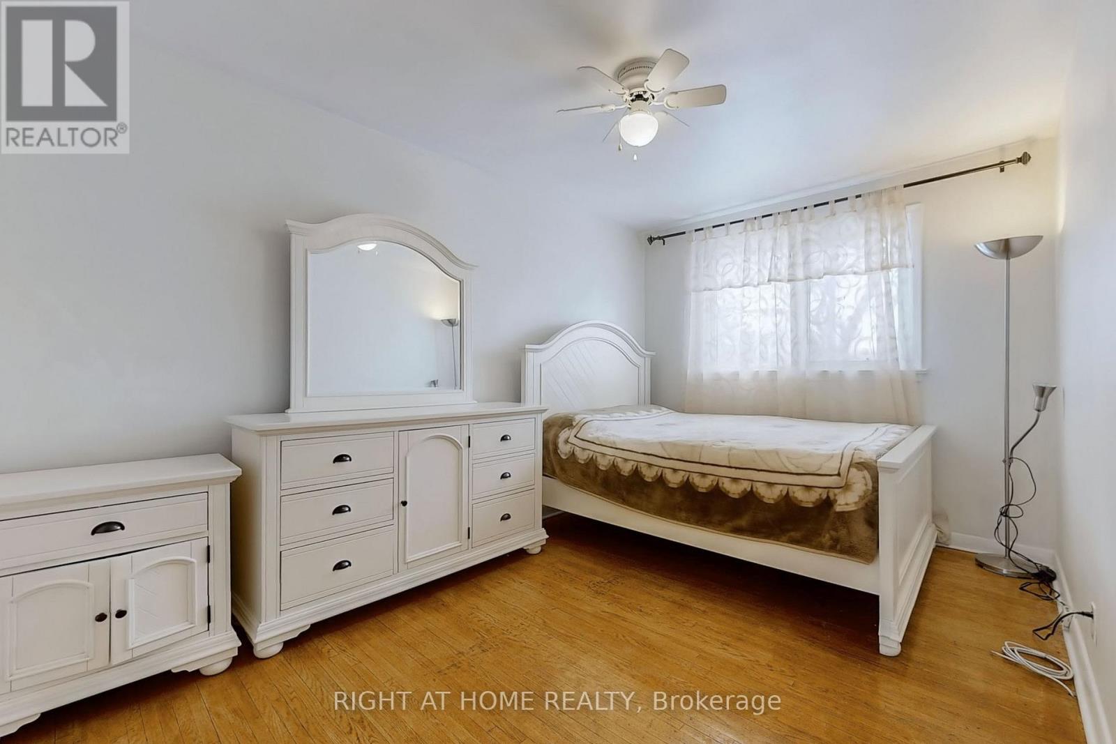 35 Westhumber Boulevard, Toronto (West Humber-Clairville), Ontario  M9W 3M5 - Photo 11 - W12188129
