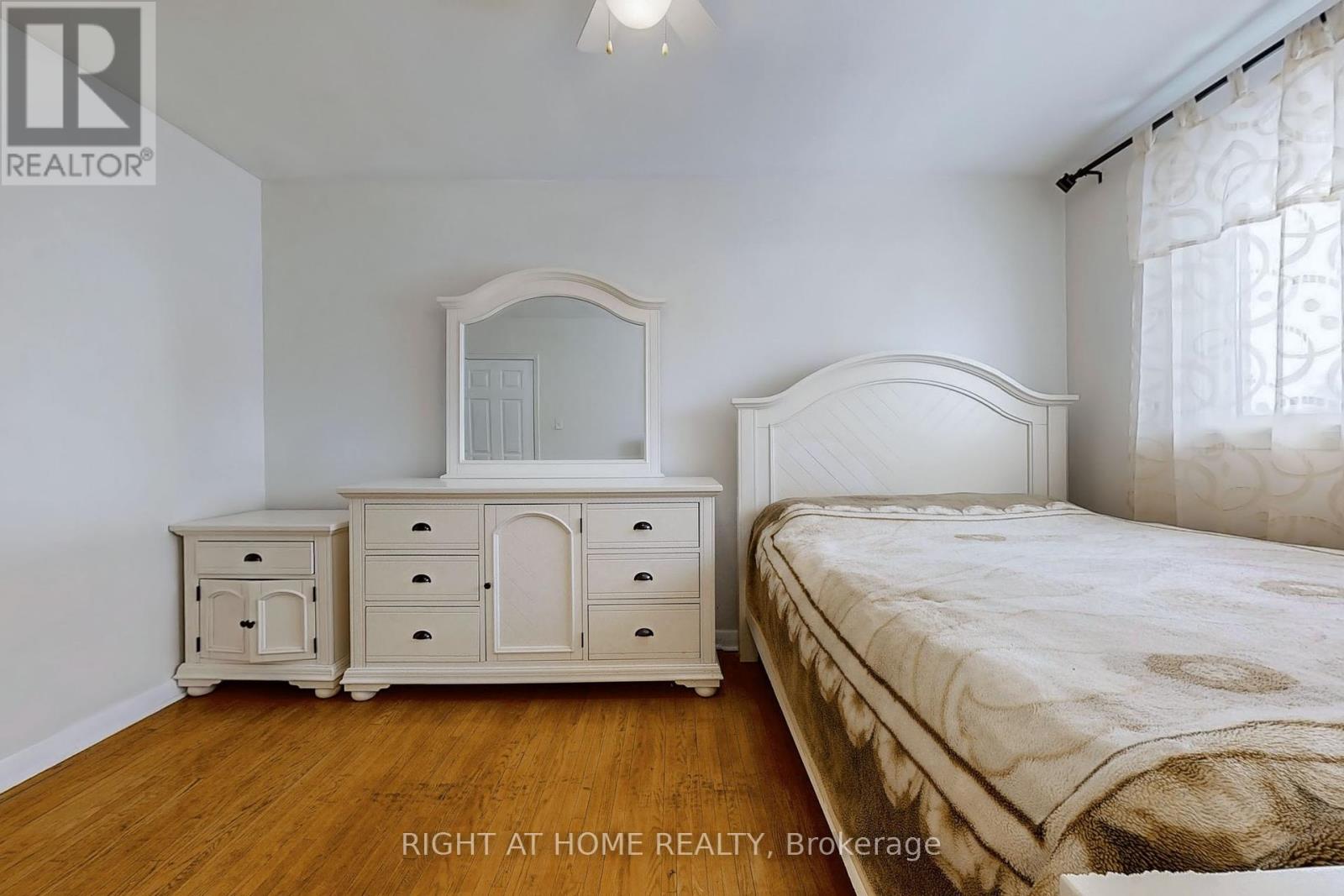 35 Westhumber Boulevard, Toronto (West Humber-Clairville), Ontario  M9W 3M5 - Photo 13 - W12188129