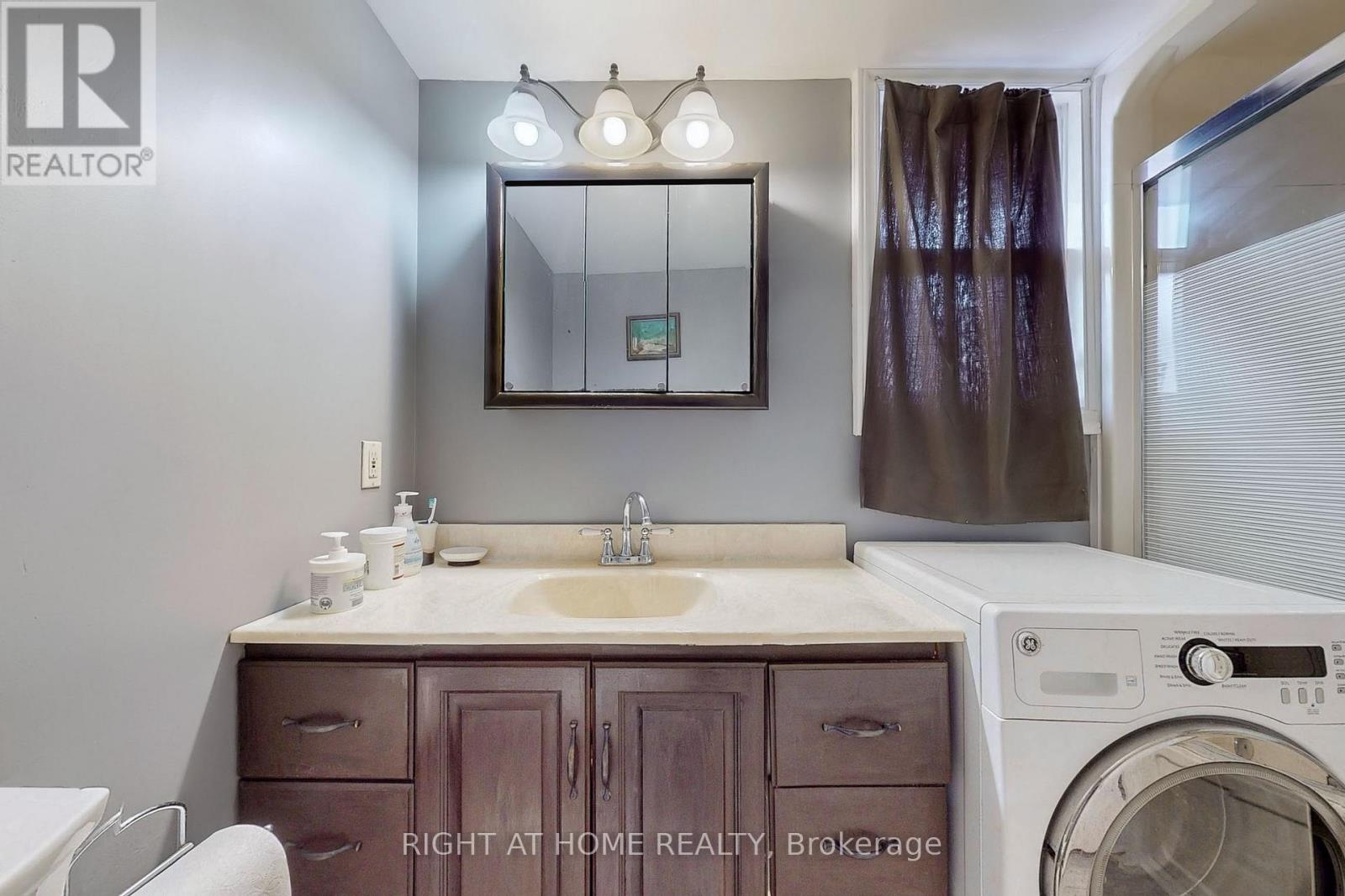 35 Westhumber Boulevard, Toronto (West Humber-Clairville), Ontario  M9W 3M5 - Photo 19 - W12188129