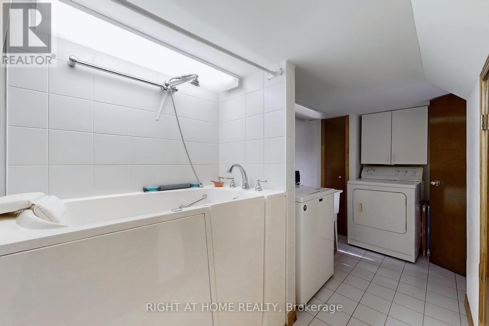 35 Westhumber Boulevard, Toronto (West Humber-Clairville), Ontario  M9W 3M5 - Photo 30 - W12188129