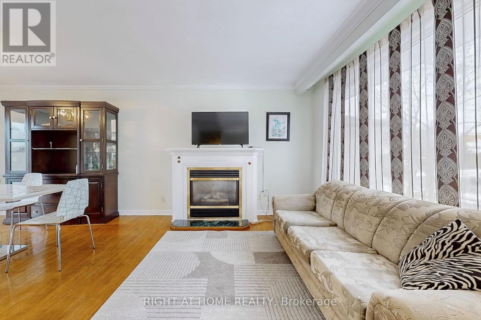 35 Westhumber Boulevard, Toronto (West Humber-Clairville), Ontario  M9W 3M5 - Photo 6 - W12188129