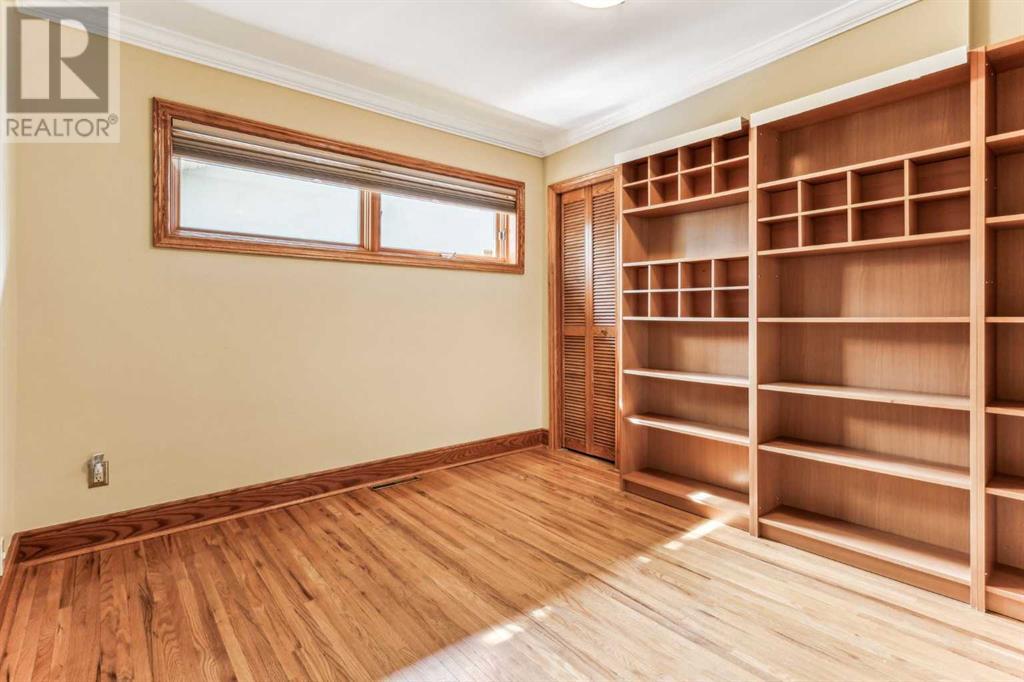 2427 Sovereign Crescent Sw, Calgary, Alberta  T3C 2M4 - Photo 11 - A2221393