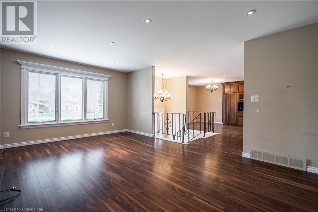 7623 Rainbow Crescent, Niagara Falls, Ontario  L2G 7K5 - Photo 4 - 40727103