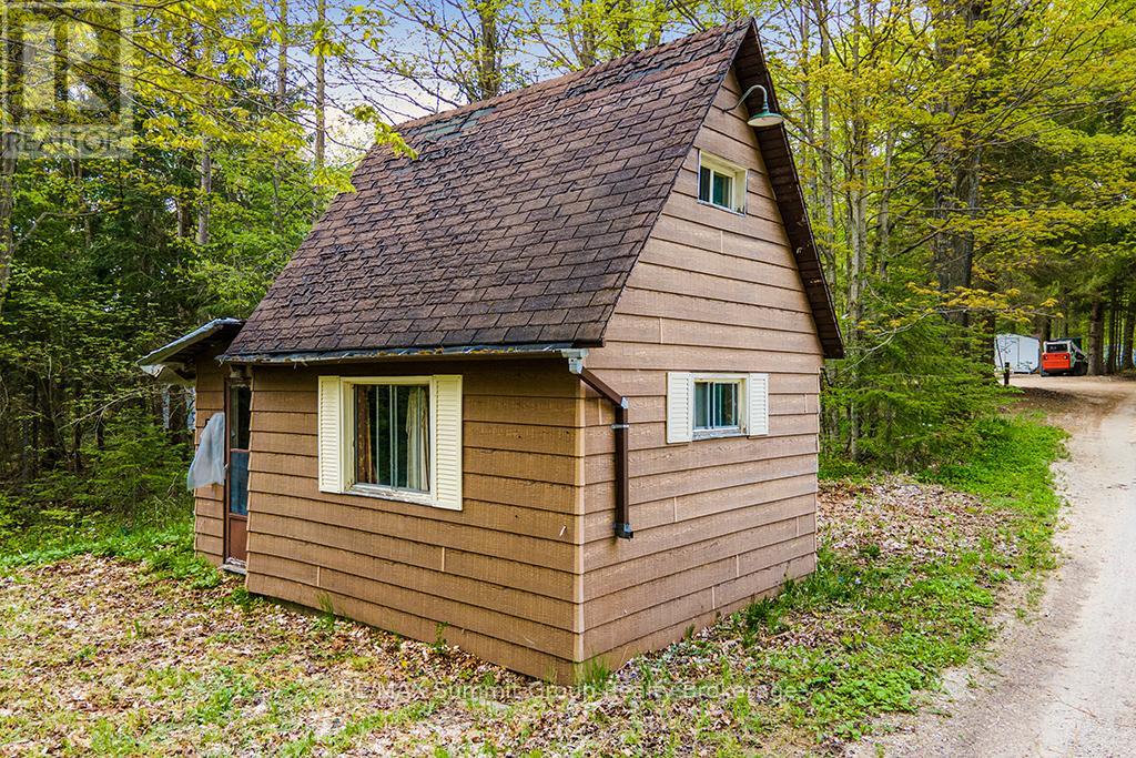 132 South View Lane, Grey Highlands, Ontario  N0C 1B0 - Photo 10 - X12185515