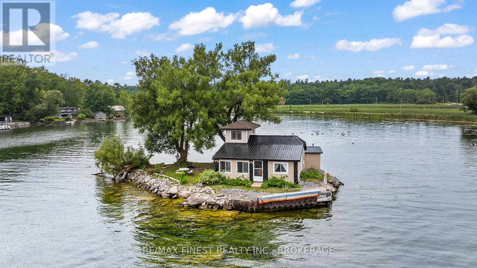 1a Island Bateau, Kingston (Kingston East (Incl Cfb Kingston)), Ontario  K7L 4V1 - Photo 2 - X12182364