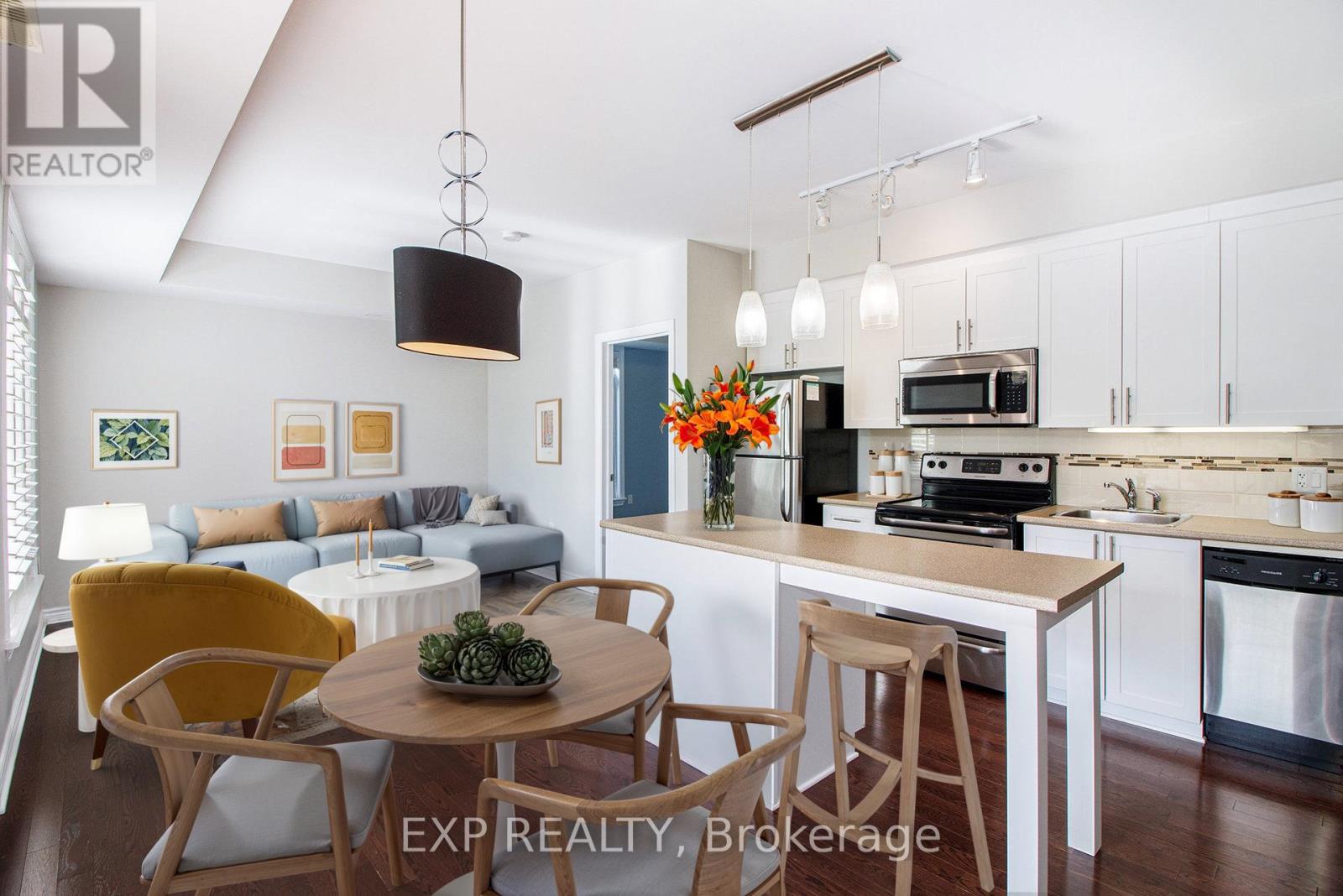 205 - 755 Beauparc Private, Ottawa, Ontario  K1J 0B5 - Photo 2 - X12182227