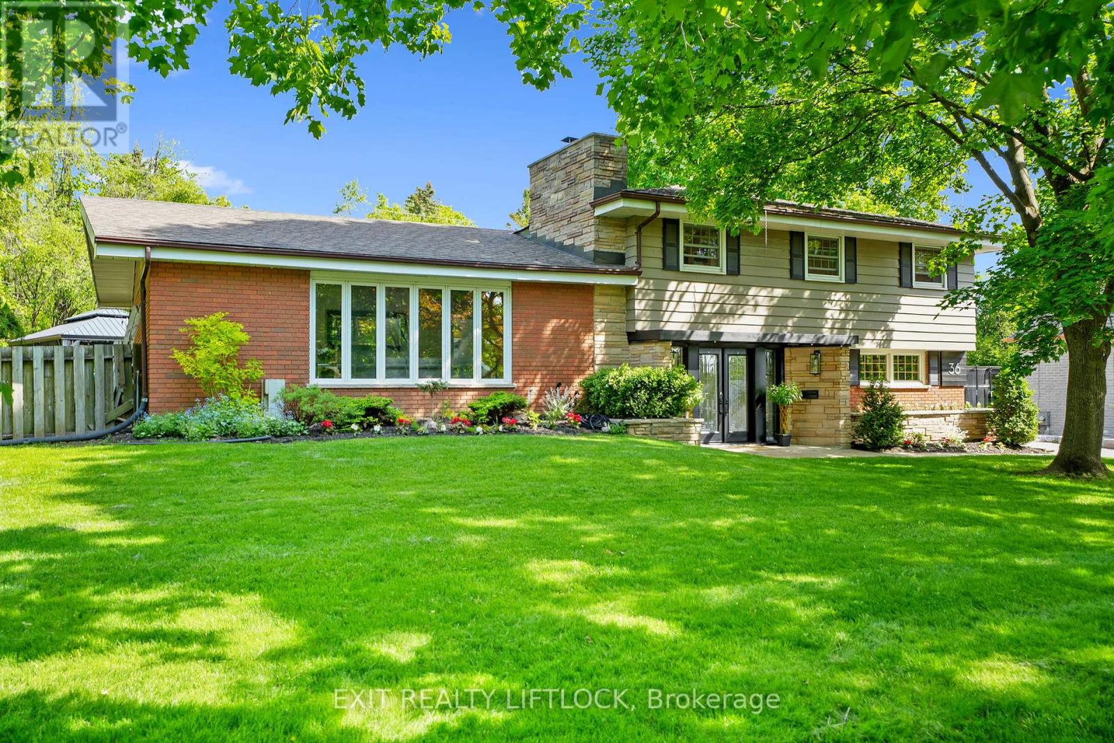 36 WELLER CRESCENT, Peterborough West, Ontario