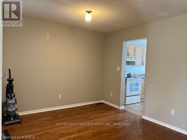 397 Malabar Drive, Kingston (East Gardiners Rd), Ontario  K7M 8X1 - Photo 12 - X12188252