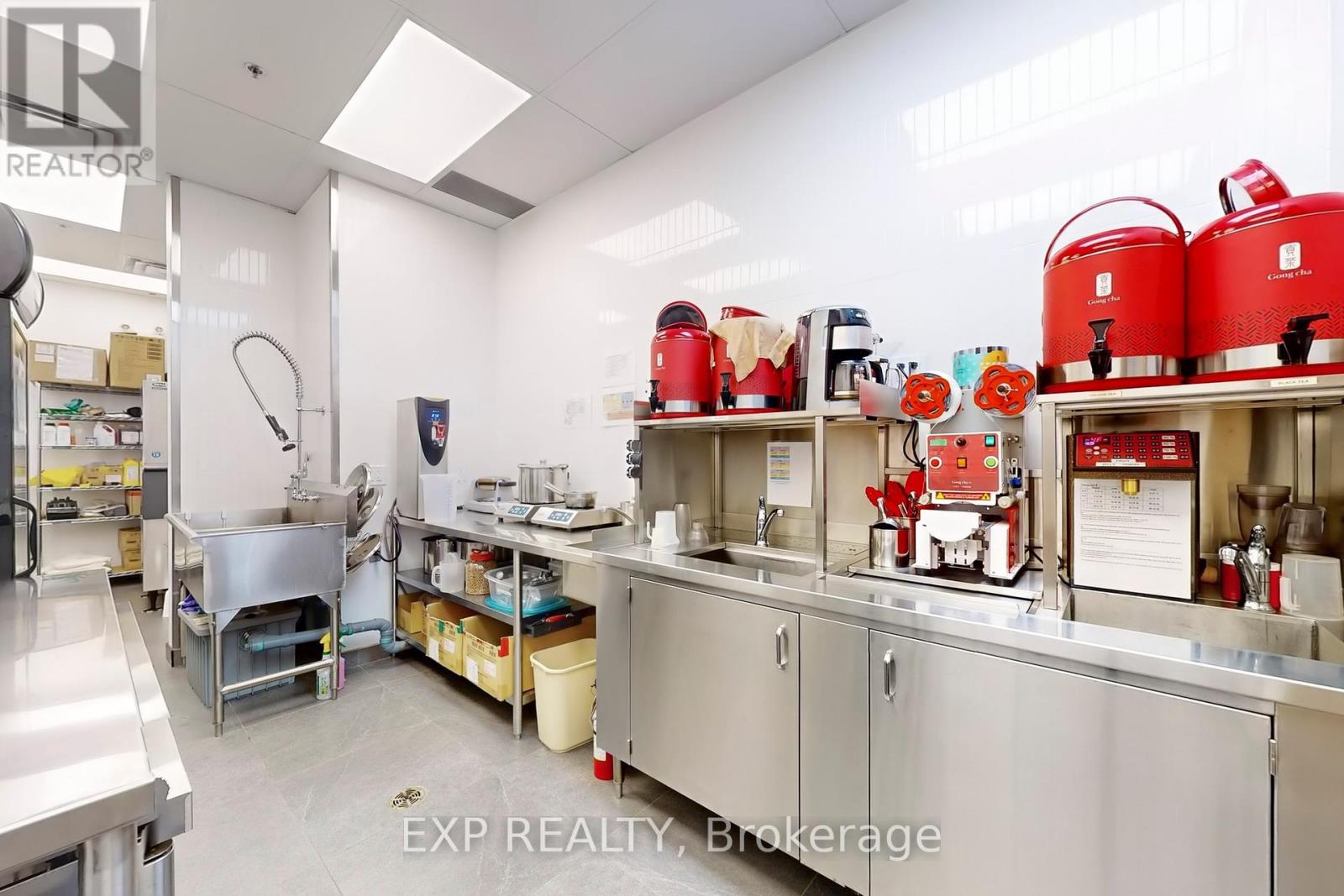 112 - 81 St Clair Avenue E, Toronto (Rosedale-Moore Park), Ontario  M4T 1M7 - Photo 12 - C12187565