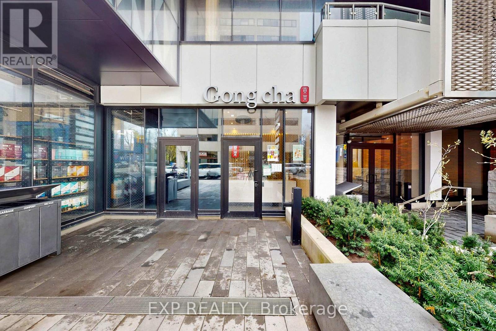 Property at 112 - 81 ST CLAIR AVENUE E image 1