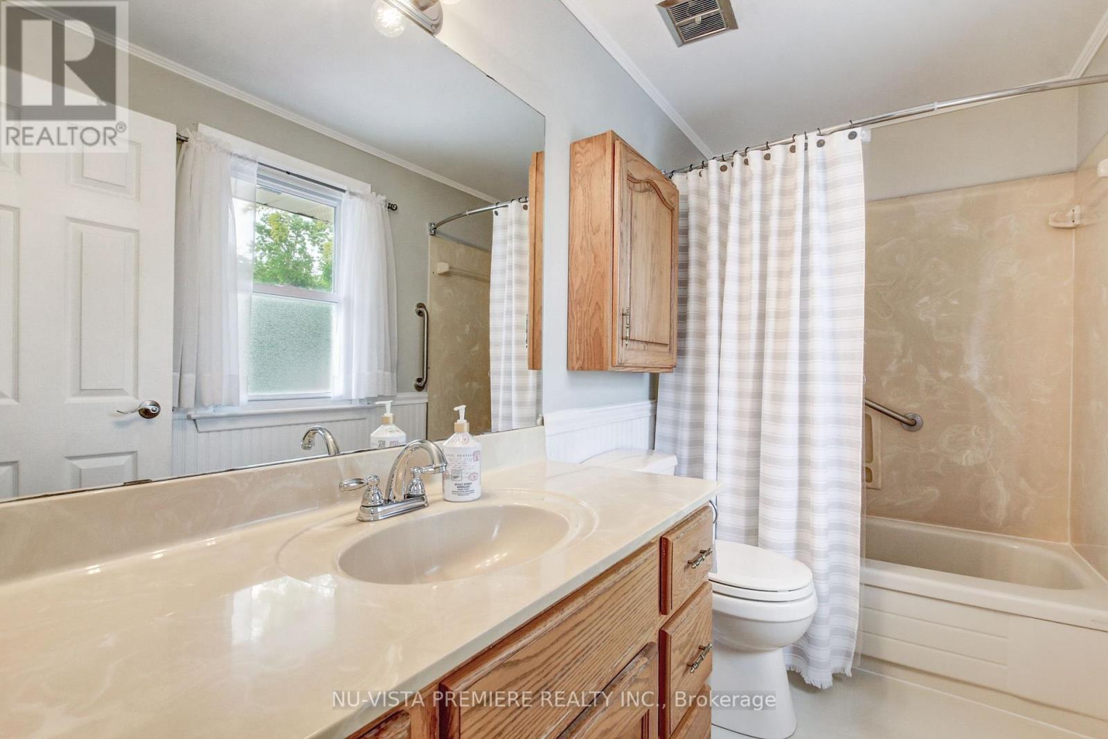 Photo 21 of 37 for 1185 Guildwood Boulevard