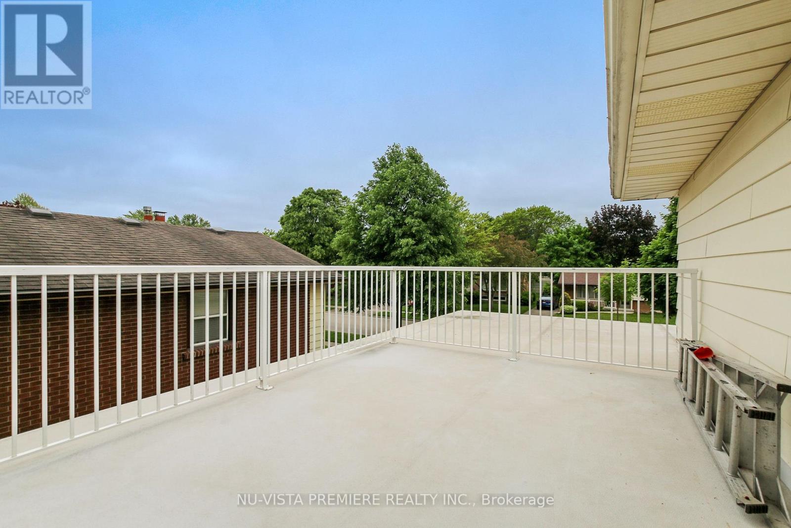 Photo 23 of 37 for 1185 Guildwood Boulevard