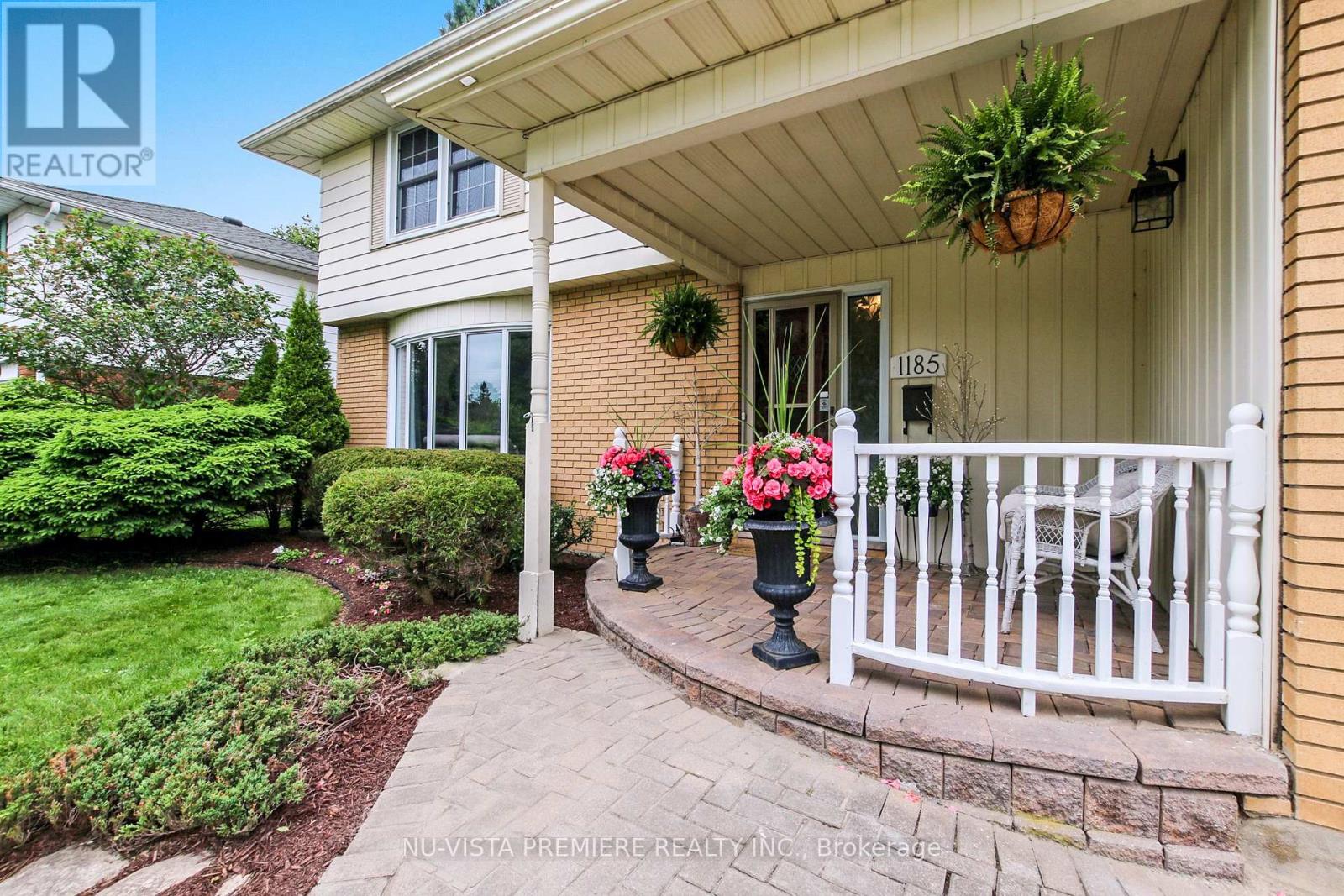 Photo 3 of 37 for 1185 Guildwood Boulevard