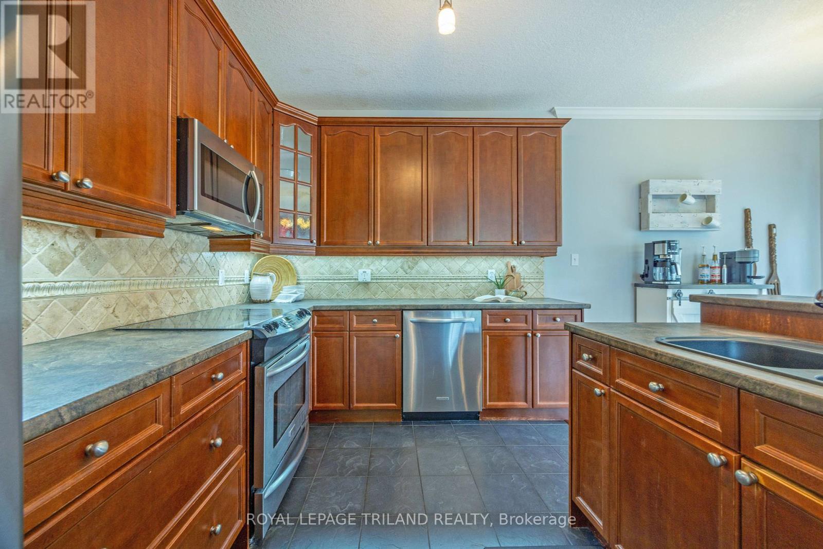 Photo 15 of 46 for 588 North Leaksdale Circle