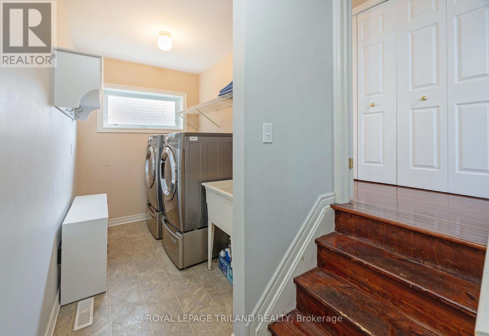 Photo 18 of 46 for 588 North Leaksdale Circle