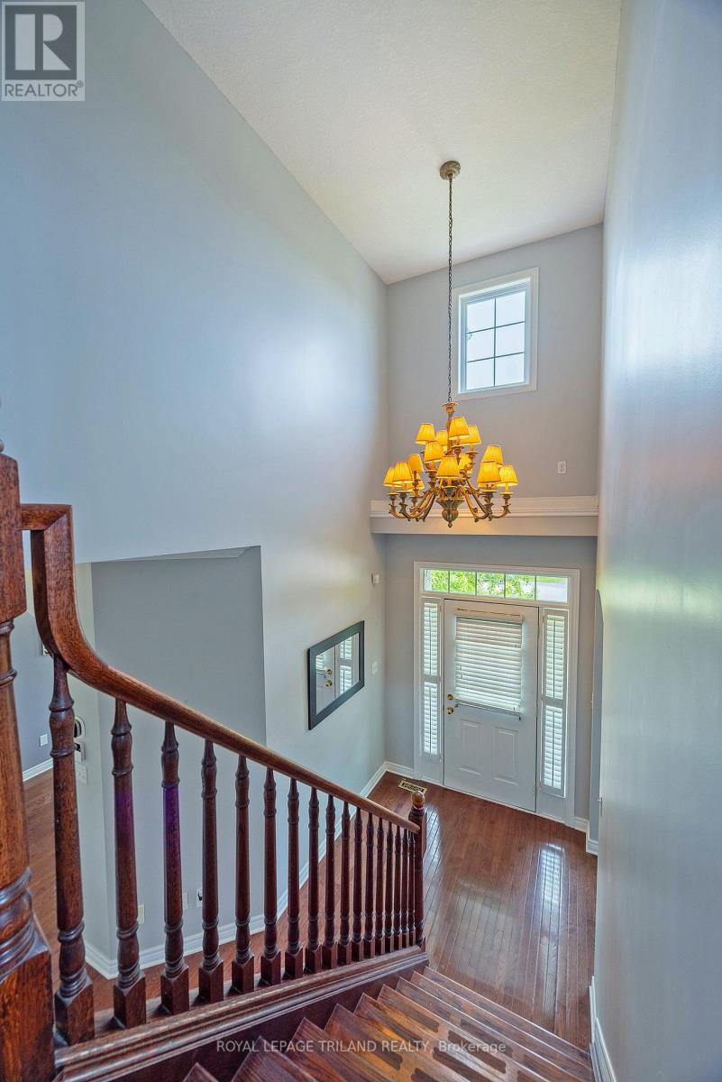 Photo 19 of 46 for 588 North Leaksdale Circle