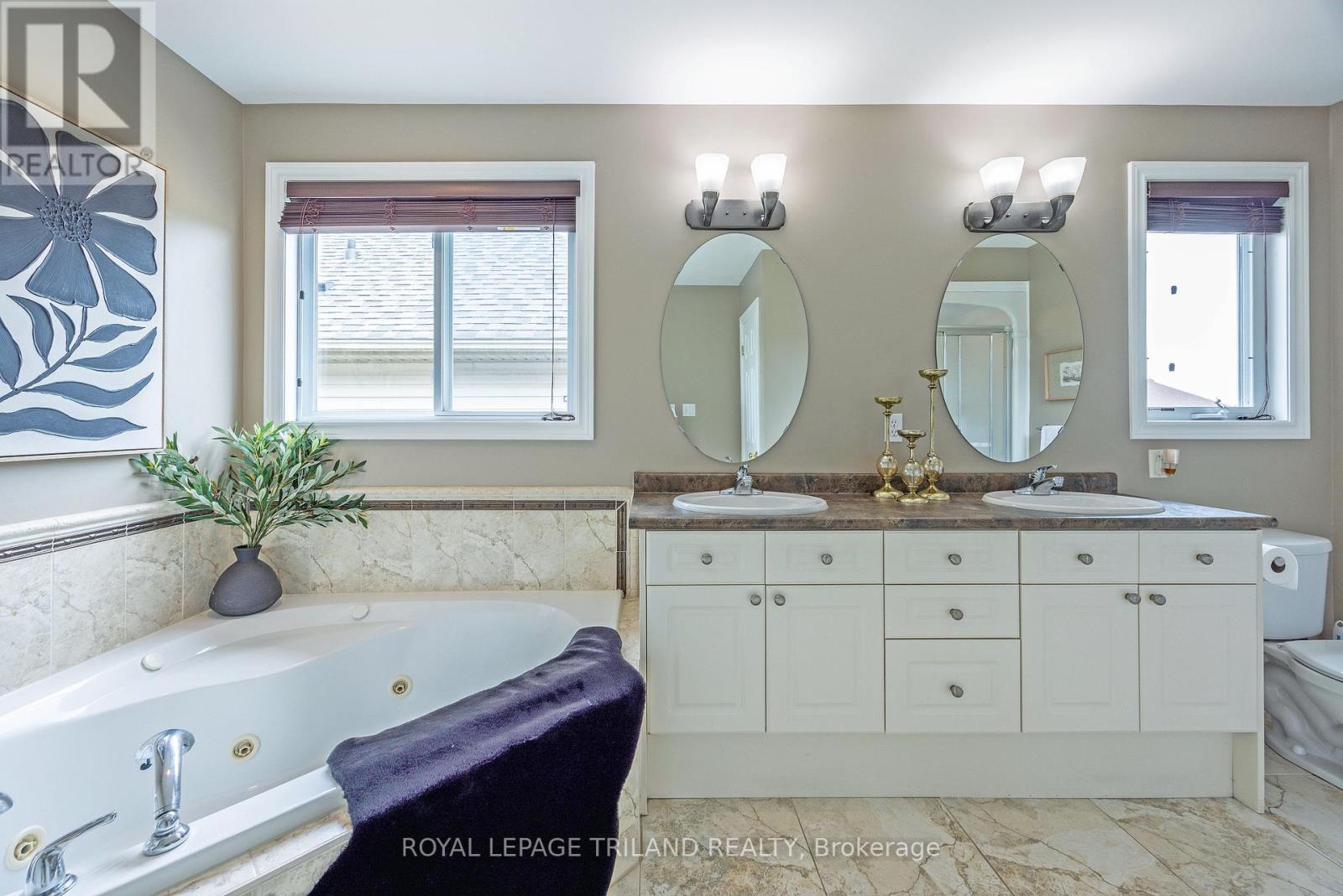 Photo 22 of 46 for 588 North Leaksdale Circle