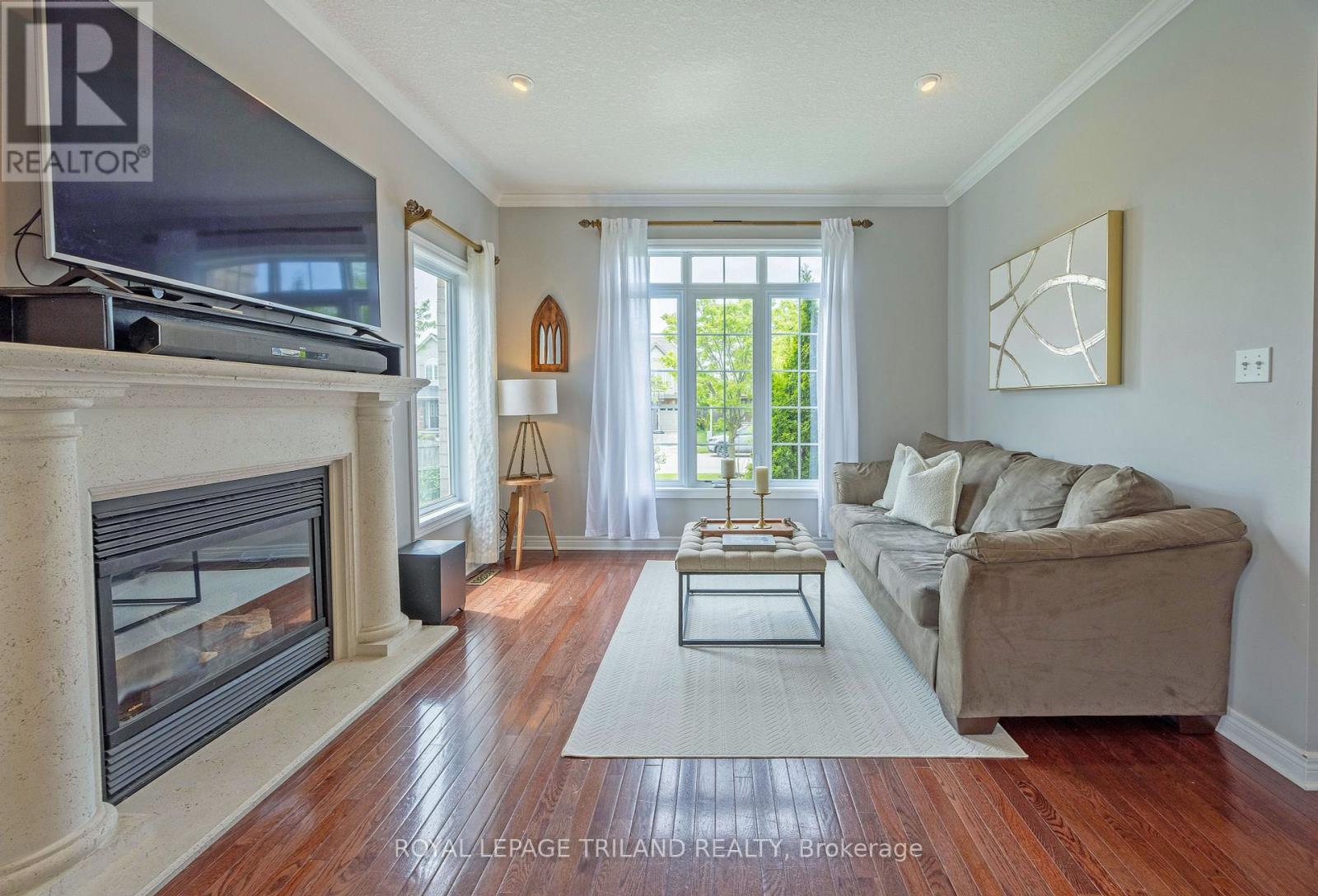 Photo 9 of 46 for 588 North Leaksdale Circle