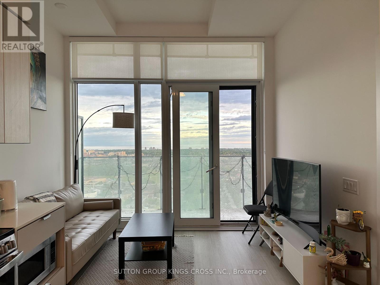 2504 - 3883 Quartz Road, Mississauga (City Centre), Ontario  L5B 0M4 - Photo 10 - W12188194