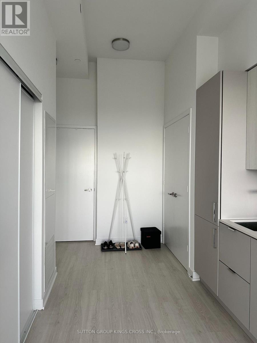 2504 - 3883 Quartz Road, Mississauga (City Centre), Ontario  L5B 0M4 - Photo 18 - W12188194