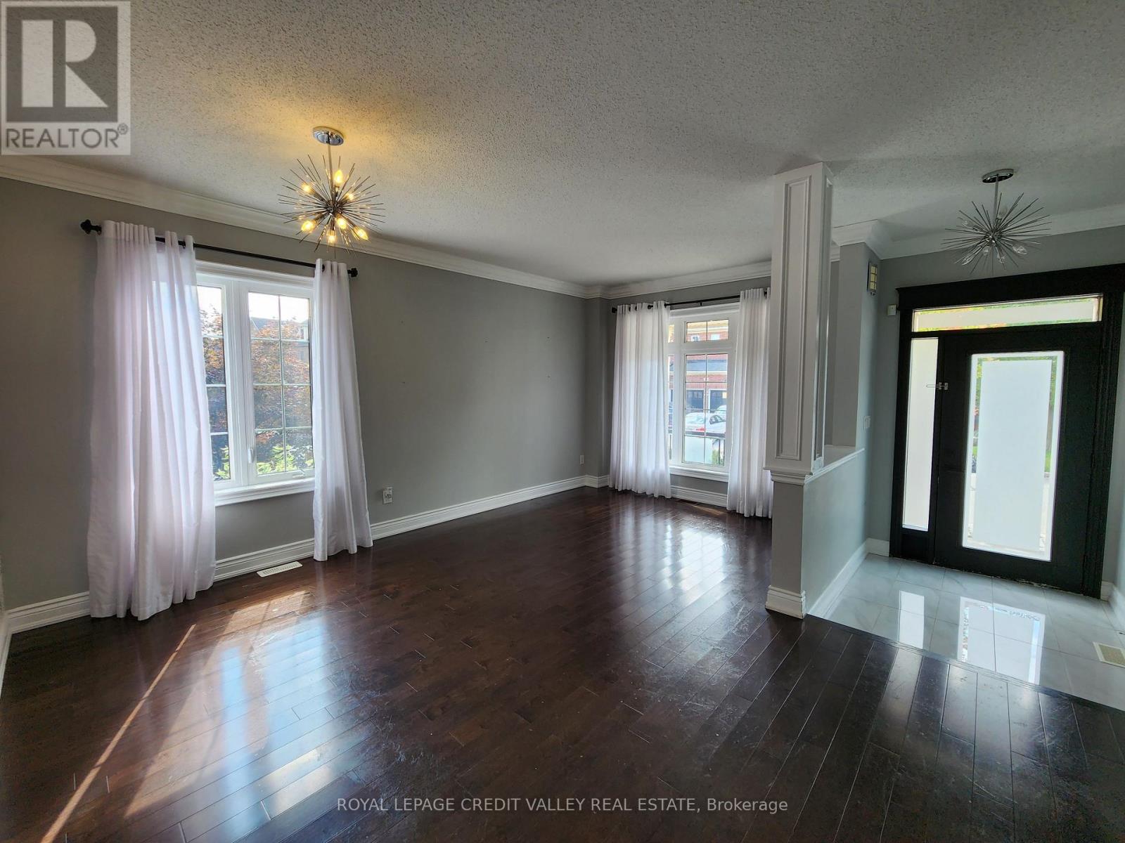 417 Stringer Circle, Milton, Ontario  L9T 0T3 - Photo 6 - W12188205