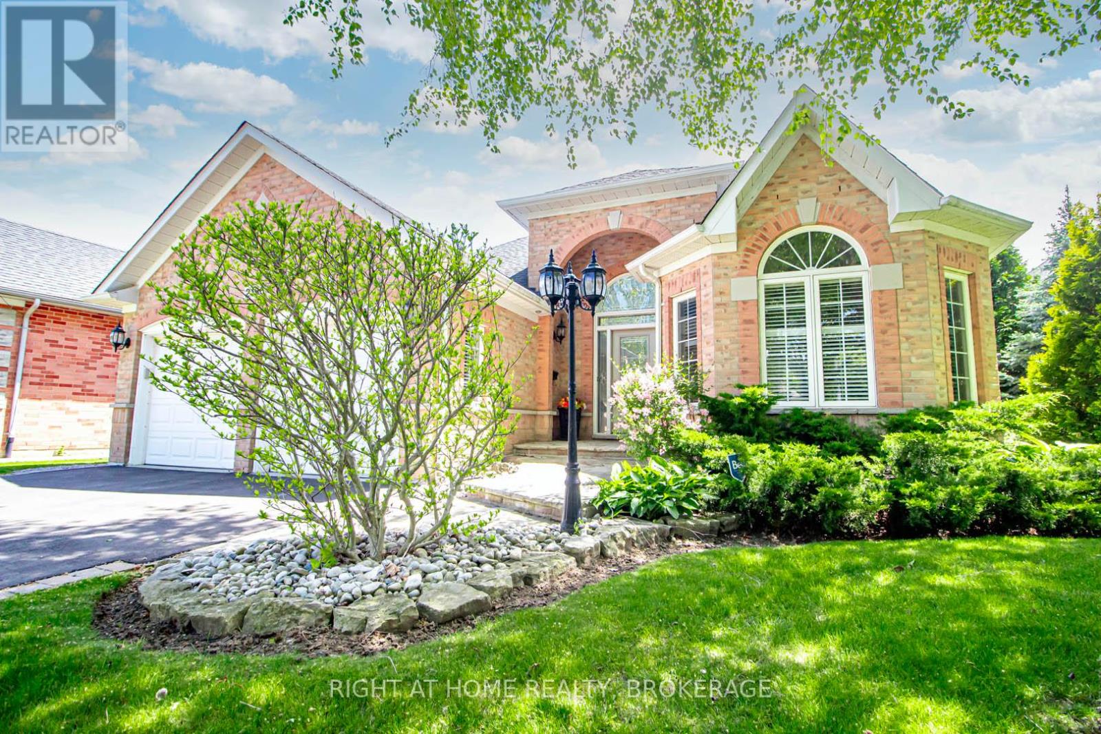 2156 COUNTRY CLUB DRIVE, Burlington, Ontario