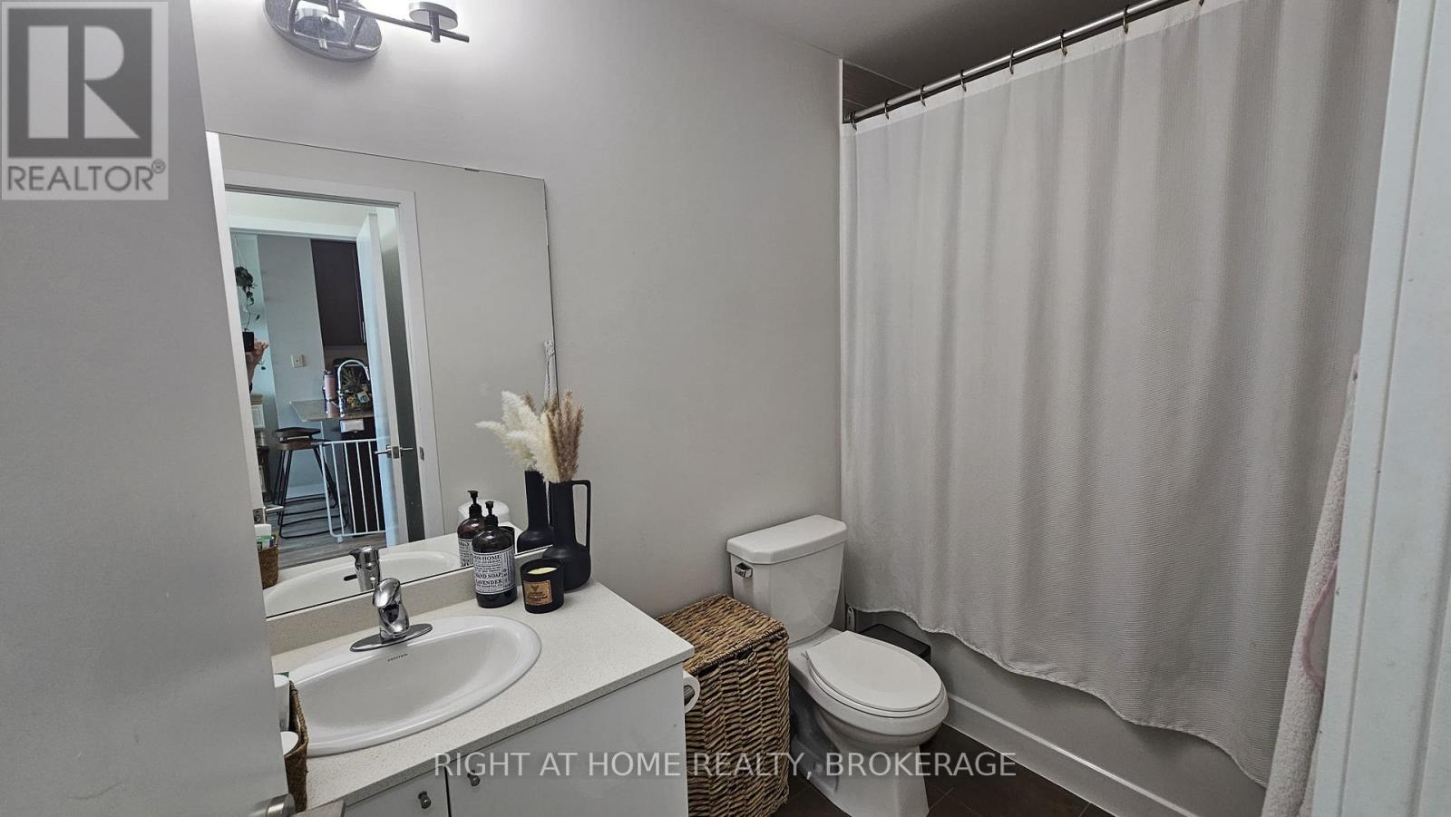 812 - 3985 Grand Park Drive, Mississauga, Ontario  L5B 0H8 - Photo 11 - W12186139