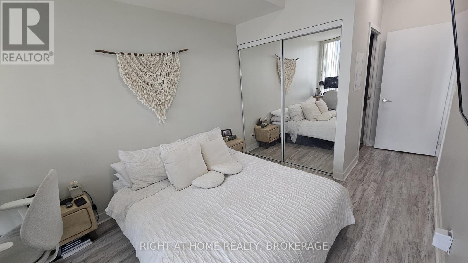 812 - 3985 Grand Park Drive, Mississauga, Ontario  L5B 0H8 - Photo 8 - W12186139