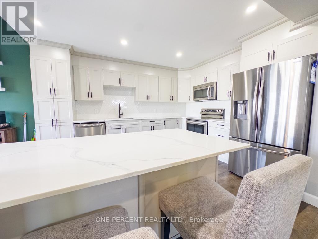 835 Queen Street, Gananoque, Ontario  K7G 2B5 - Photo 8 - X12188181