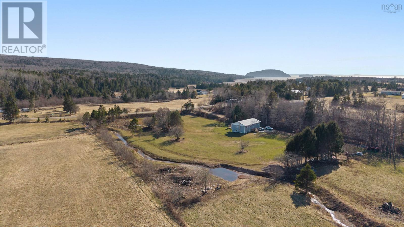 1197 Highway 2, Five Islands, Nova Scotia  B0M 1K0 - Photo 1 - 202509414