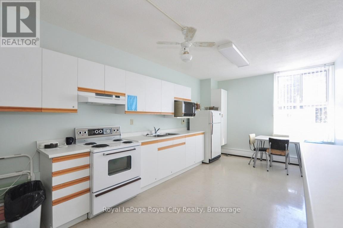 207 - 19 Woodlawn Road E, Guelph, Ontario  N1H 7B1 - Photo 38 - X12188245