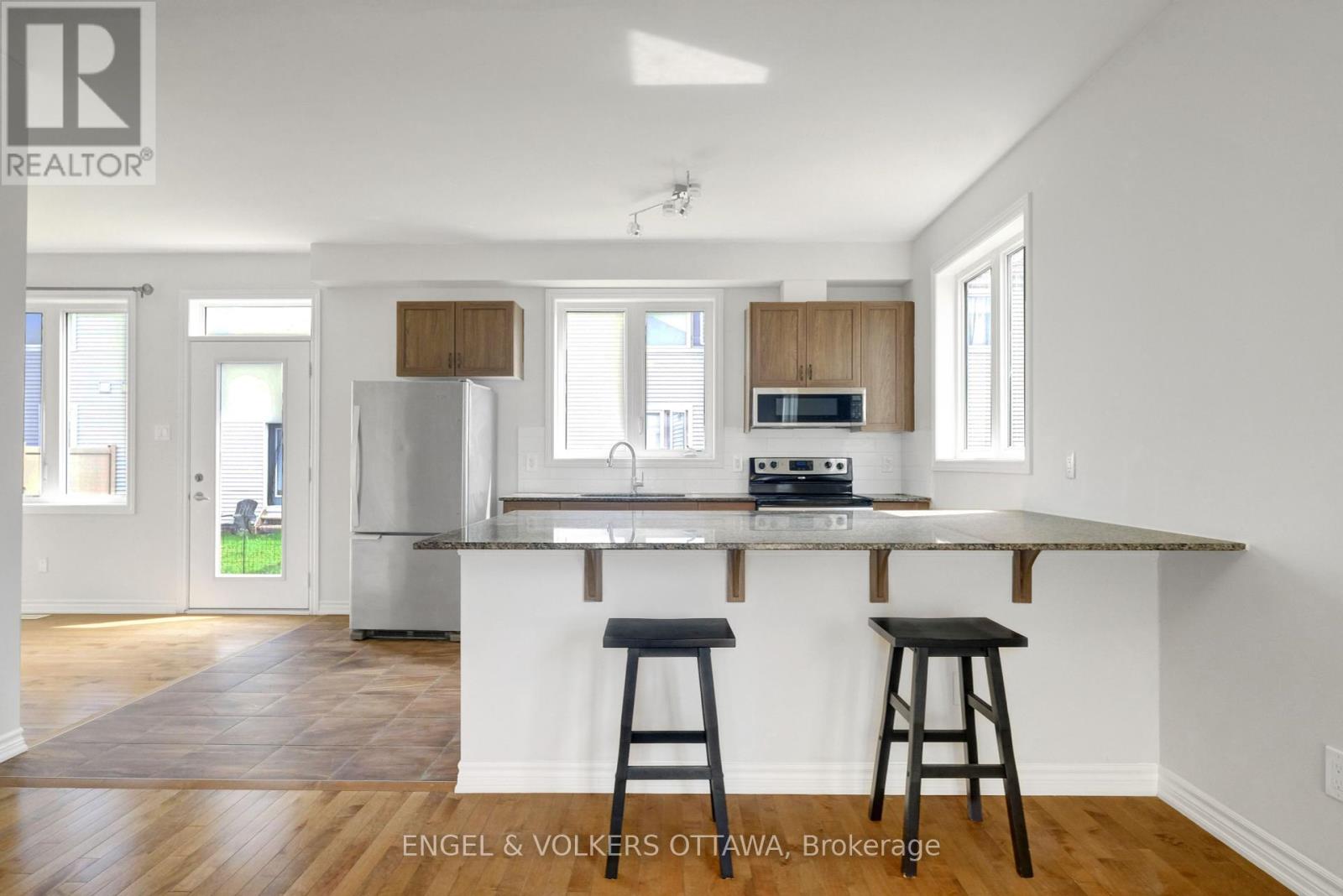 305 Lamarche Avenue, Ottawa, Ontario  K1C 1T1 - Photo 10 - X12188260