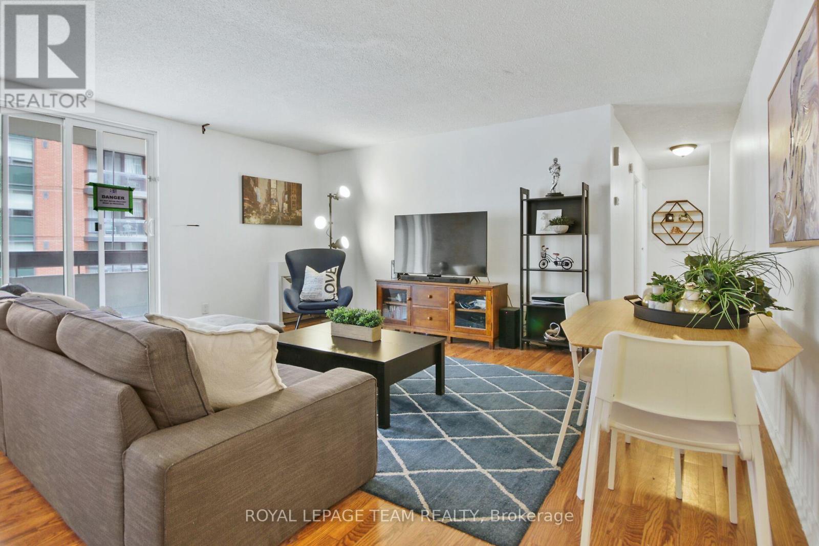 701 - 141 Somerset Street W, Ottawa, Ontario  K2P 2H1 - Photo 15 - X12188273