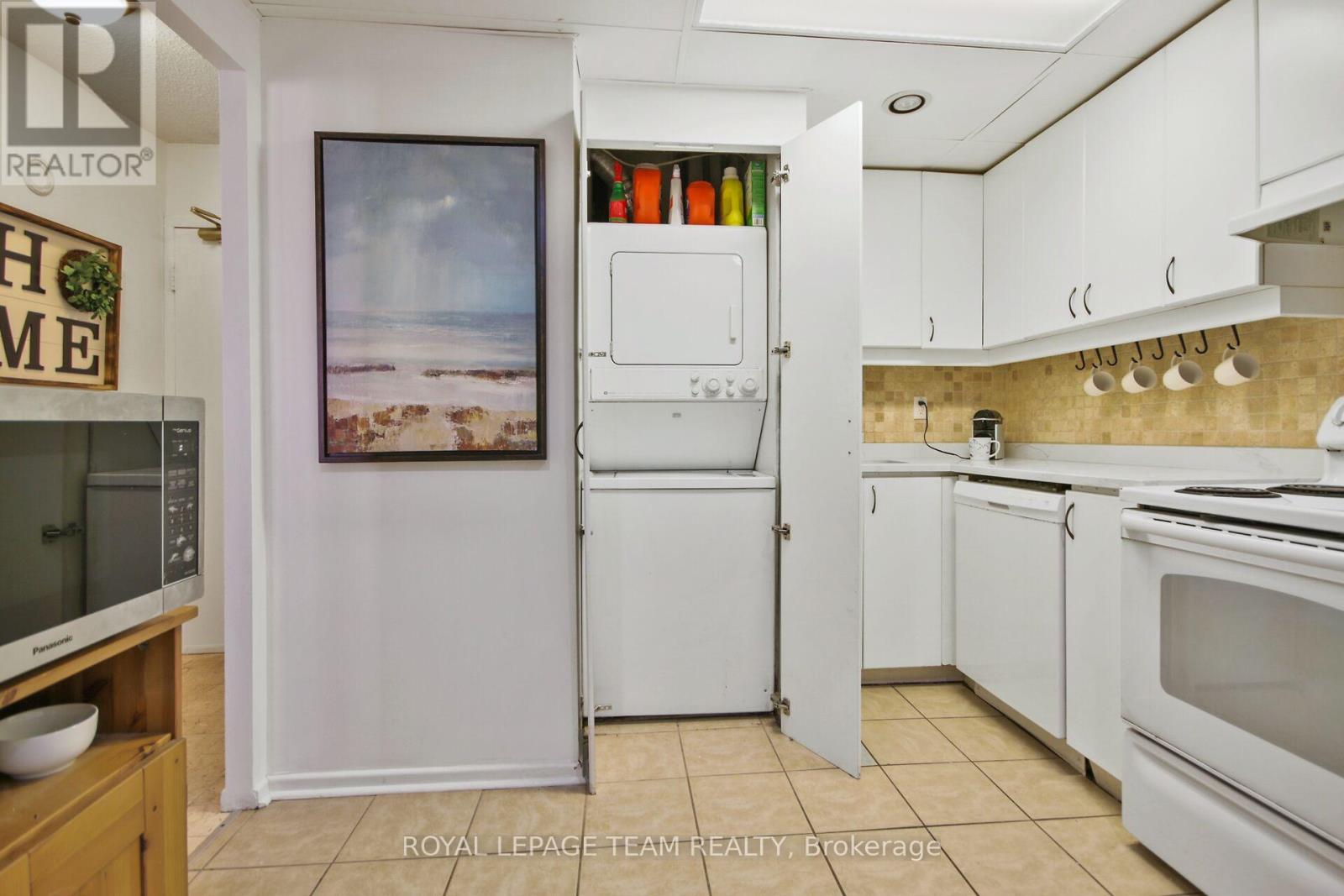 701 - 141 Somerset Street W, Ottawa, Ontario  K2P 2H1 - Photo 6 - X12188273