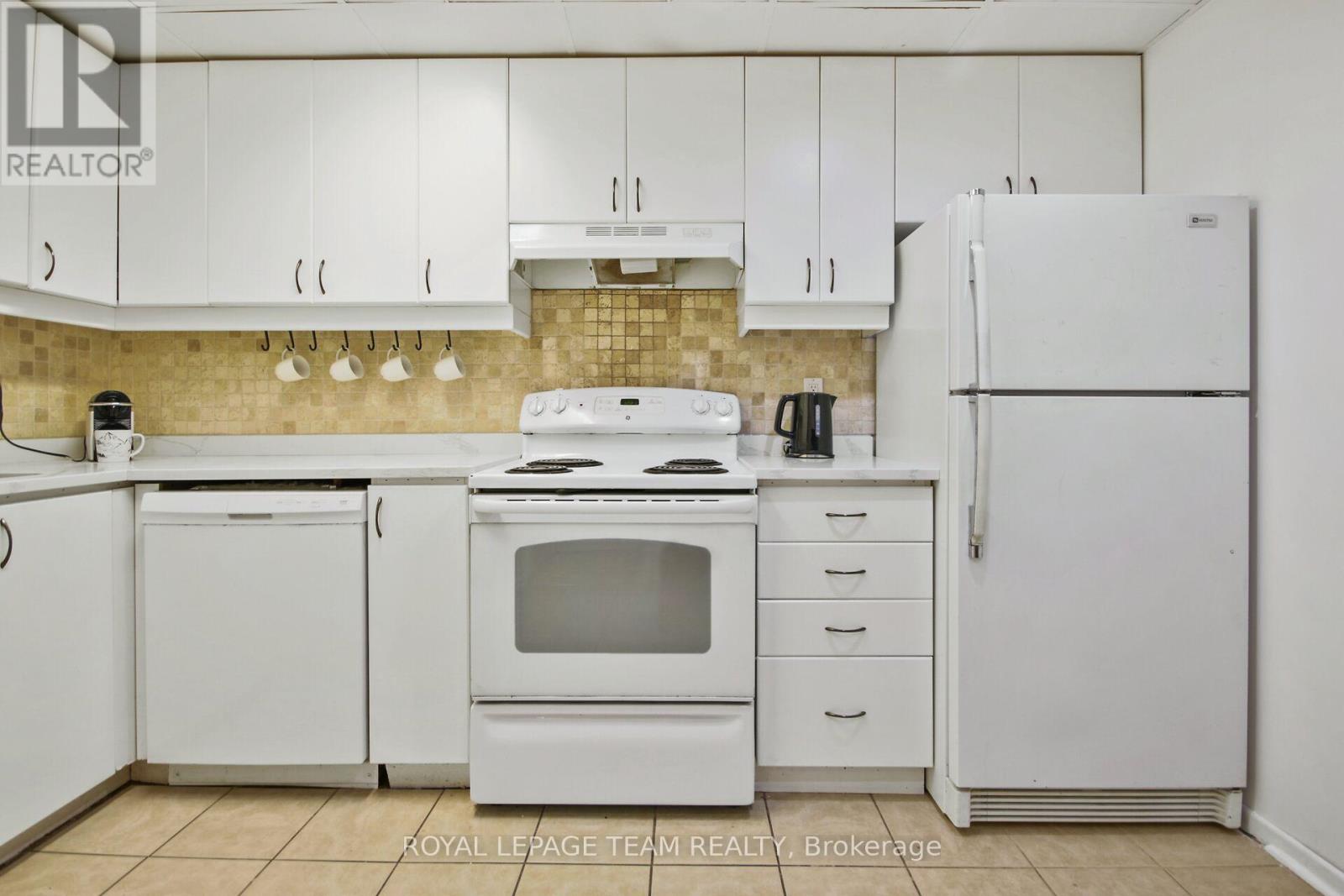 701 - 141 Somerset Street W, Ottawa, Ontario  K2P 2H1 - Photo 7 - X12188273