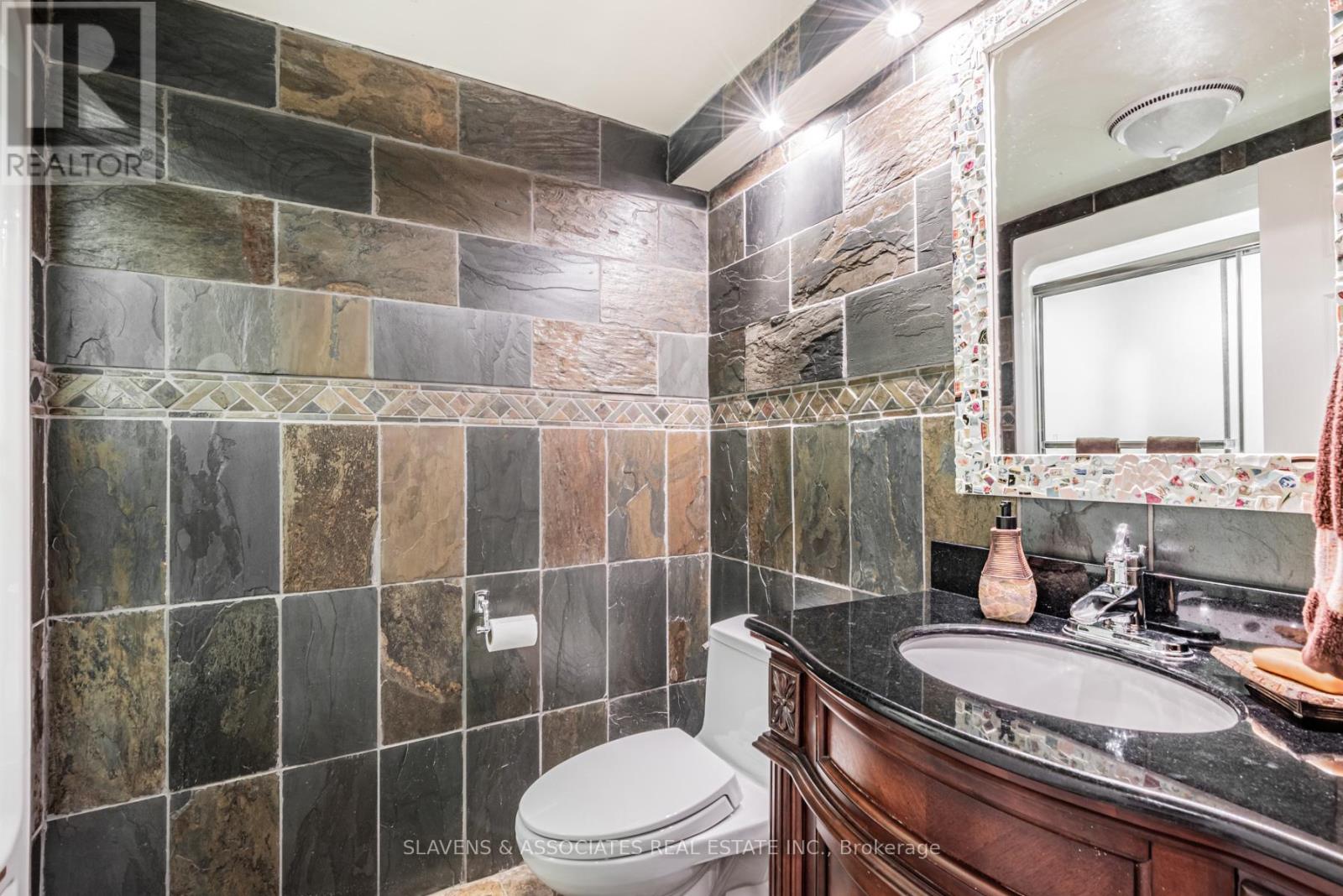 18 Hammok Crescent, Markham (Bayview Glen), Ontario  L3T 2W9 - Photo 30 - N12094885