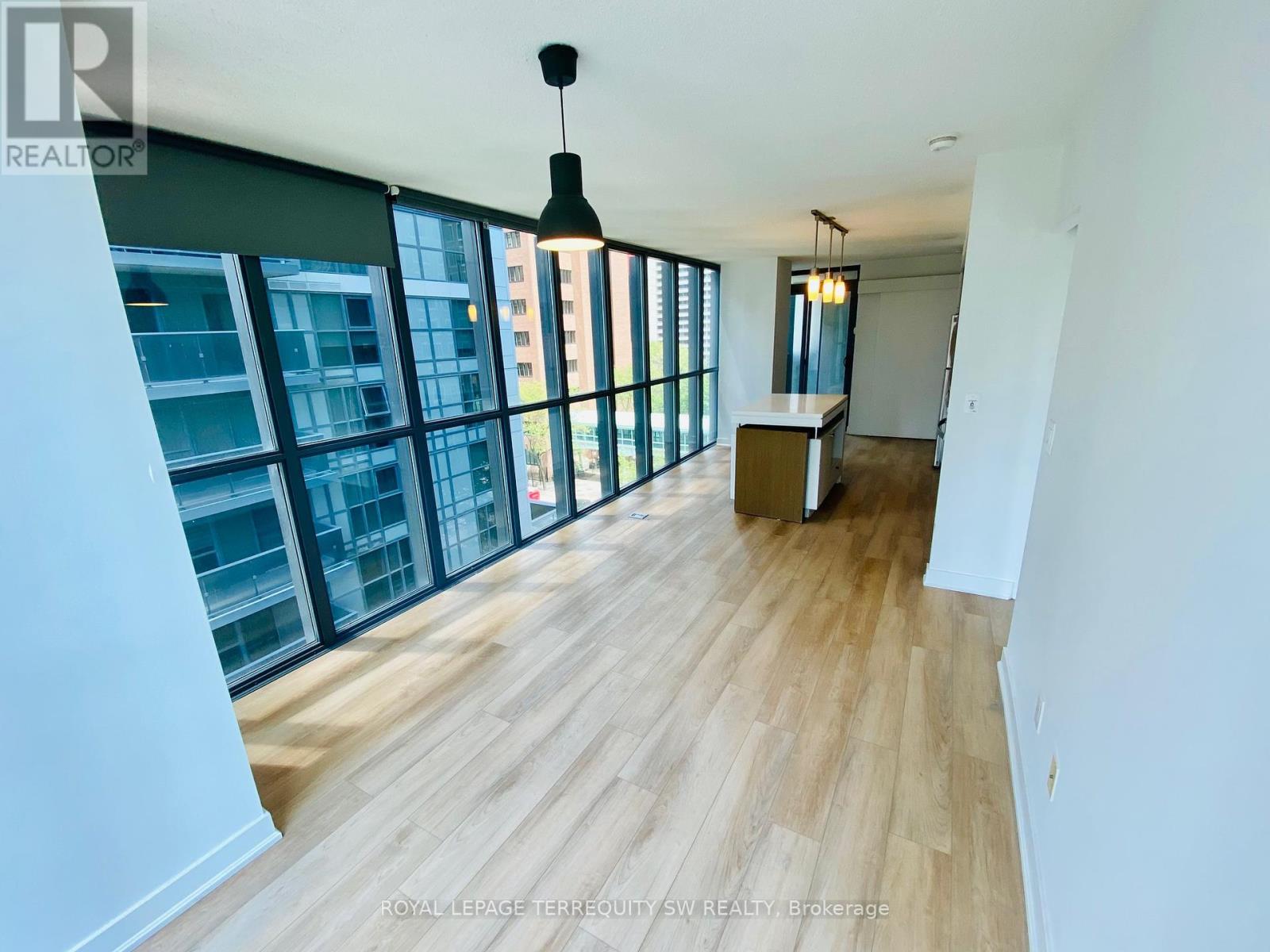 707 - 110 Charles Street E, Toronto, Ontario  M4Y 1T5 - Photo 5 - C12074093