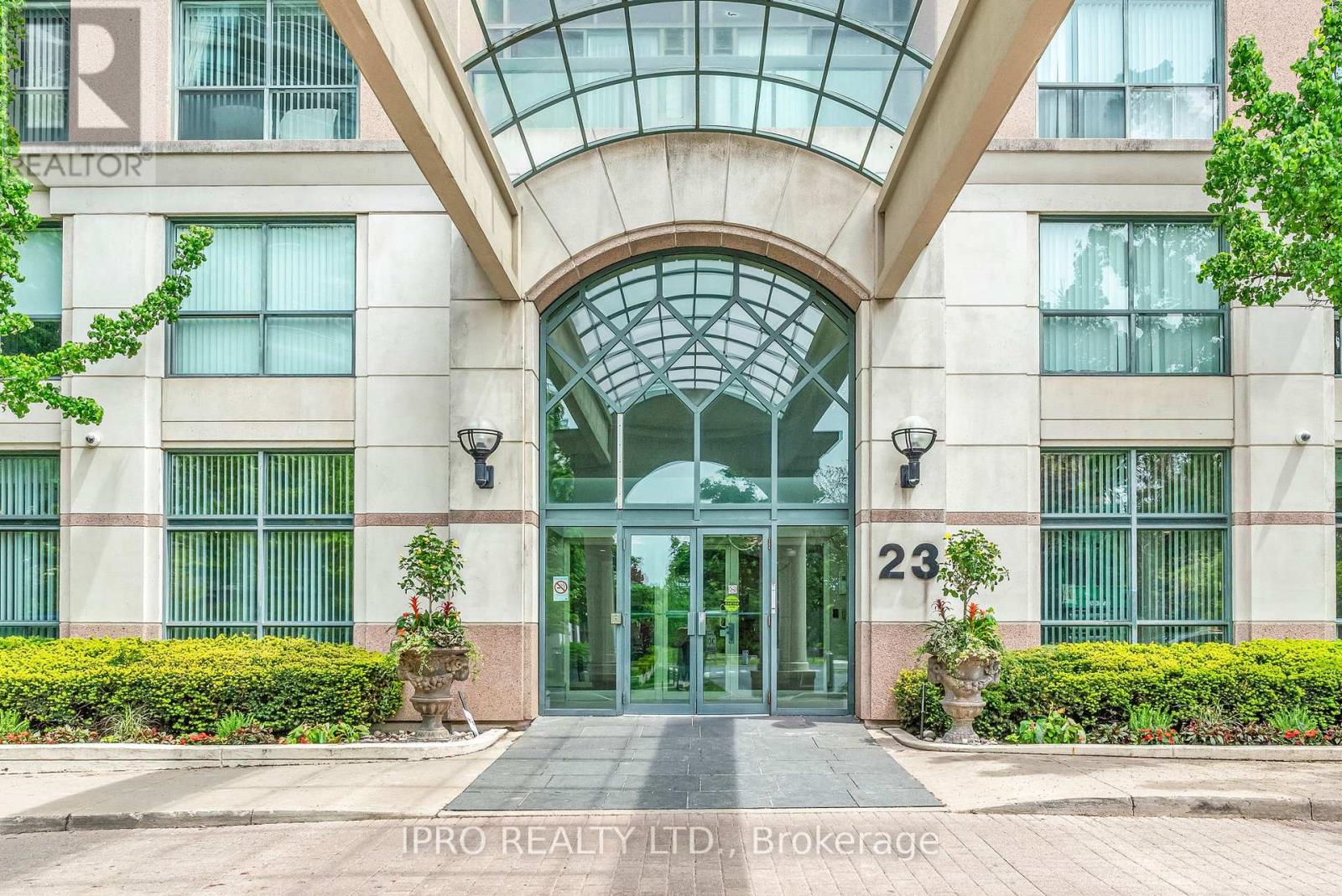 813 - 23 Lorraine Drive, Toronto, Ontario  M2N 6Z6 - Photo 3 - C12185390